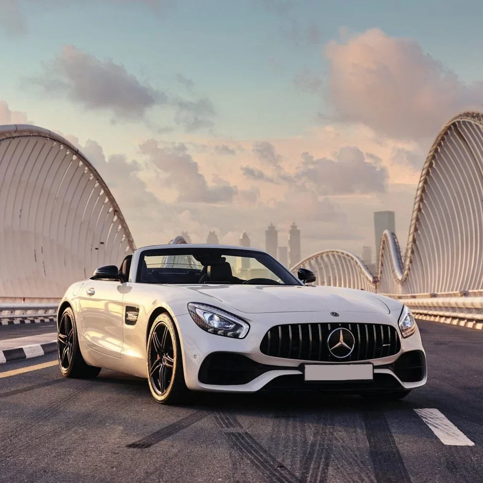 Convertible Car Rentals: Exploring Dubai's Coastal Beauty