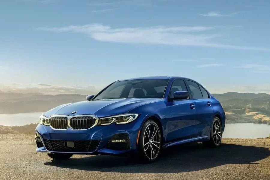 Luxury Car Rental Dubai: Benefits and Top Rental Options