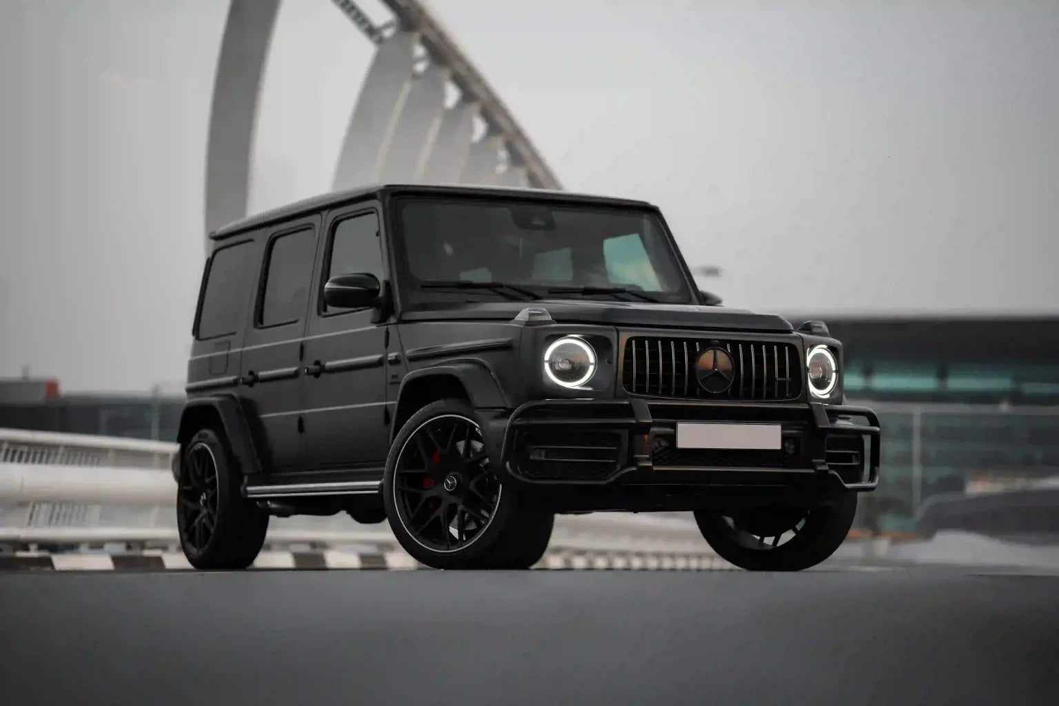 Looking For Luxury On Wheels At Affordable Rates? Rent a Mercedes G6