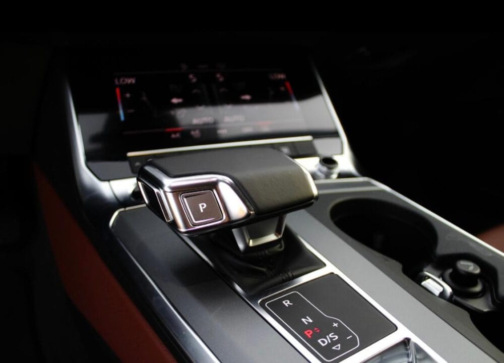 Audi_A6_2022_22335_22335_15111465166-1