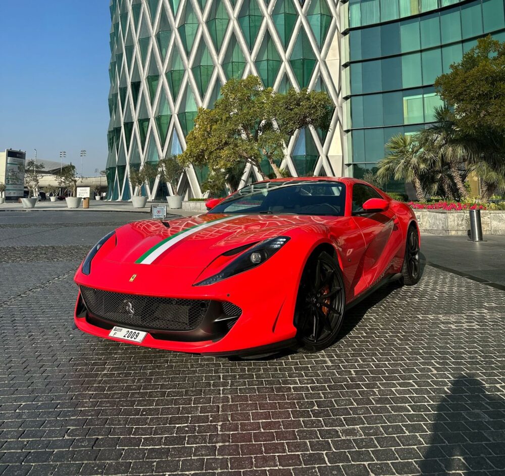 استئجار سيارات حصري دبي - تأجير سيارات كريستال مميز.