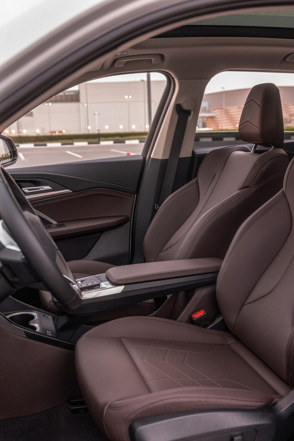 BMW X1 الأبيض - صورة 3