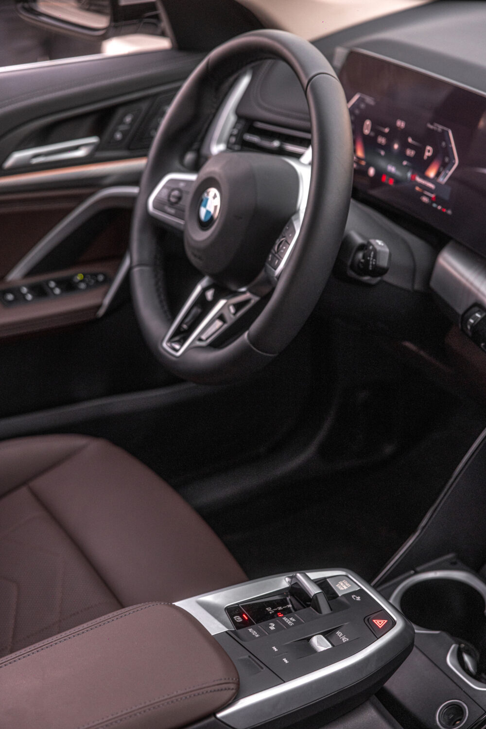 BMW X1 الأبيض - صورة 4