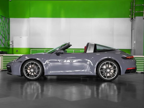 Porsche-911-Targa-4-GTS-Spyder-2024_26595_19082238140-8_26595__small