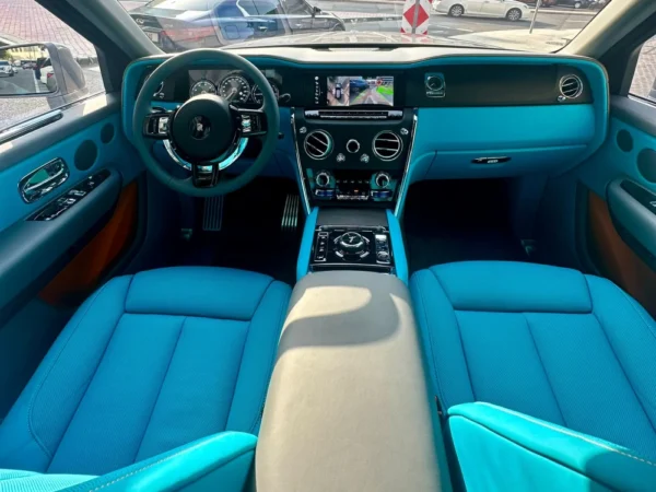 Rolls-Royce_Cullinan_2024_22338_22338_15120416059-1_small