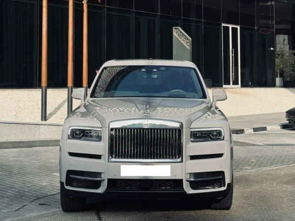 Rolls-Royce_Cullinan_2024_22338_22338_15120468334-1_small