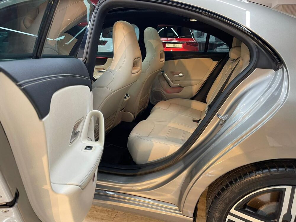 Seamless car rental services for your Dubai stay