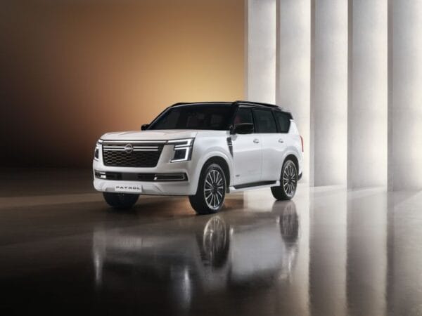 Luxury Car Rental Dubai Advertisement